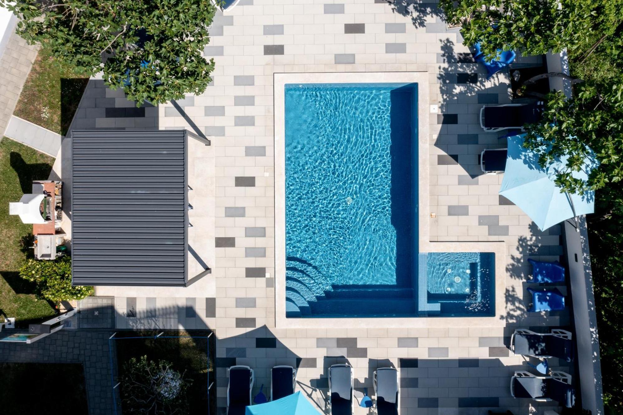 Adorami Apartments Baska  Exterior photo
