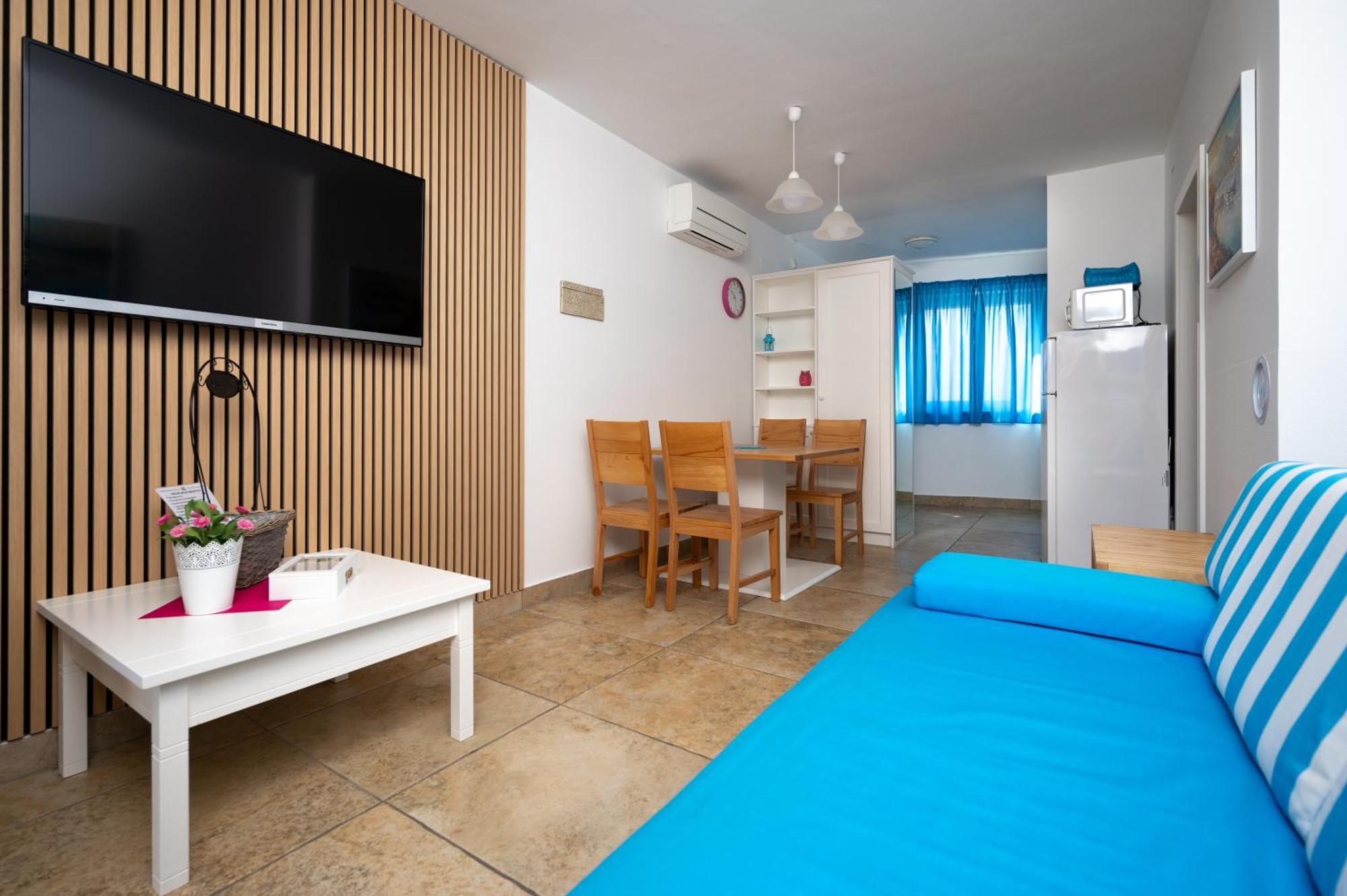 Adorami Apartments Baska  Room photo